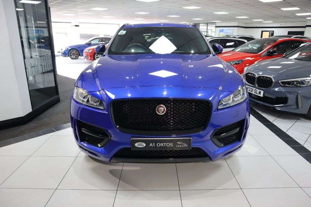 A 2020 JAGUAR F-PACE 2.0 D240 R-Sport SUV 5dr Diesel Auto AWD Euro 6 (s/s) (240 ps) 1 FORMER KEE A 2020 JAGUAR F-PACE 2.0 D240 R-Sport SUV 5dr Diesel Auto AWD Euro 6 (s/s) (240 ps) 1 FORMER KEE
