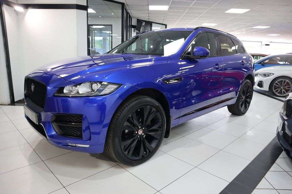 A 2020 JAGUAR F-PACE 2.0 D240 R-Sport SUV 5dr Diesel Auto AWD Euro 6 (s/s) (240 ps) 1 FORMER KEE A 2020 JAGUAR F-PACE 2.0 D240 R-Sport SUV 5dr Diesel Auto AWD Euro 6 (s/s) (240 ps) 1 FORMER KEE