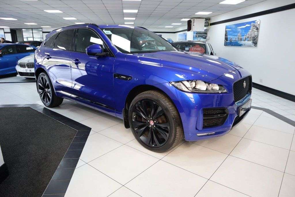 A 2020 JAGUAR F-PACE 2.0 D240 R-Sport SUV 5dr Diesel Auto AWD Euro 6 (s/s) (240 ps) 1 FORMER KEE A 2020 JAGUAR F-PACE 2.0 D240 R-Sport SUV 5dr Diesel Auto AWD Euro 6 (s/s) (240 ps) 1 FORMER KEE