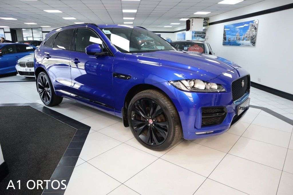 A 2020 JAGUAR F-PACE 2.0 D240 R-Sport SUV 5dr Diesel Auto AWD Euro 6 (s/s) (240 ps) 1 FORMER KEE A 2020 JAGUAR F-PACE 2.0 D240 R-Sport SUV 5dr Diesel Auto AWD Euro 6 (s/s) (240 ps) 1 FORMER KEE