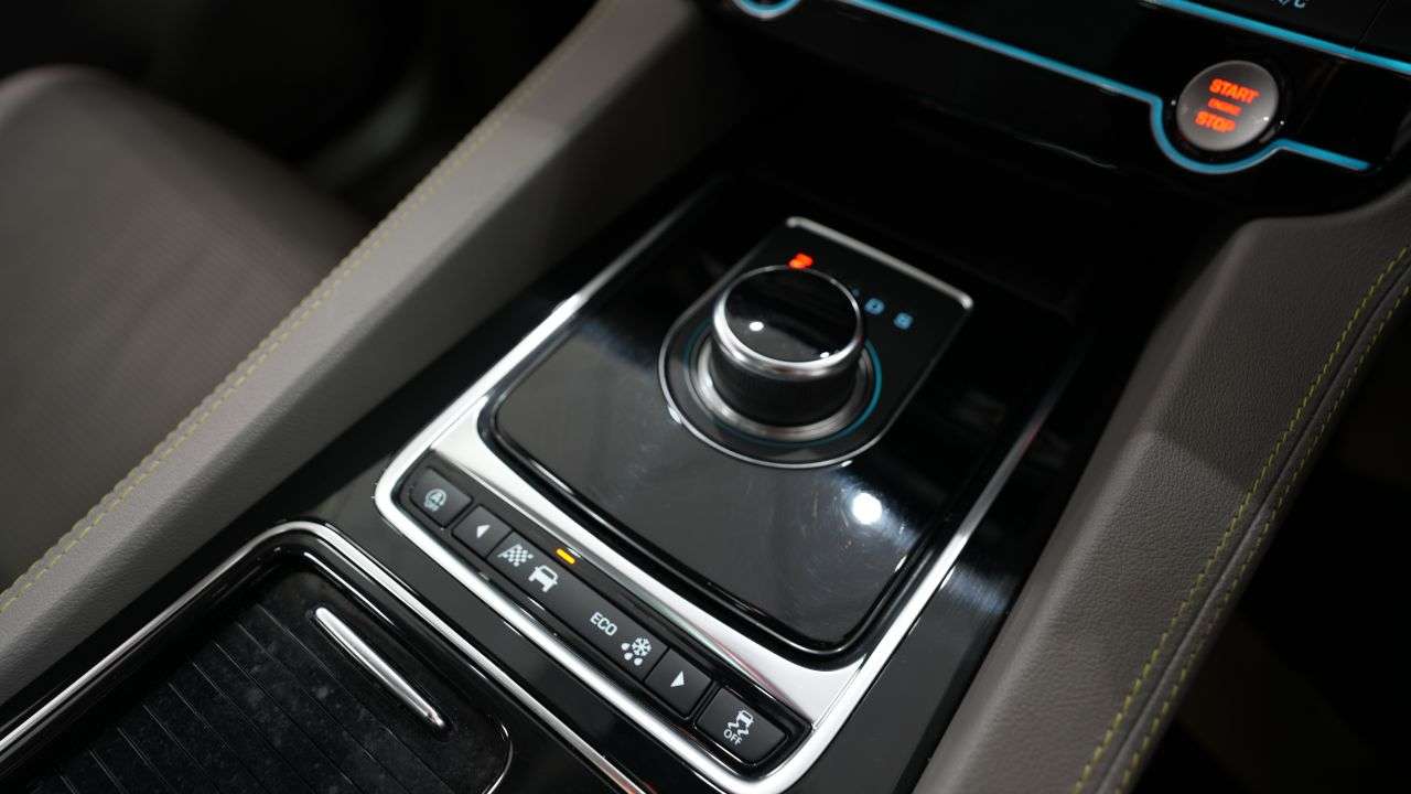 2020 JAGUAR F-PACE 2020 JAGUAR F-PACE