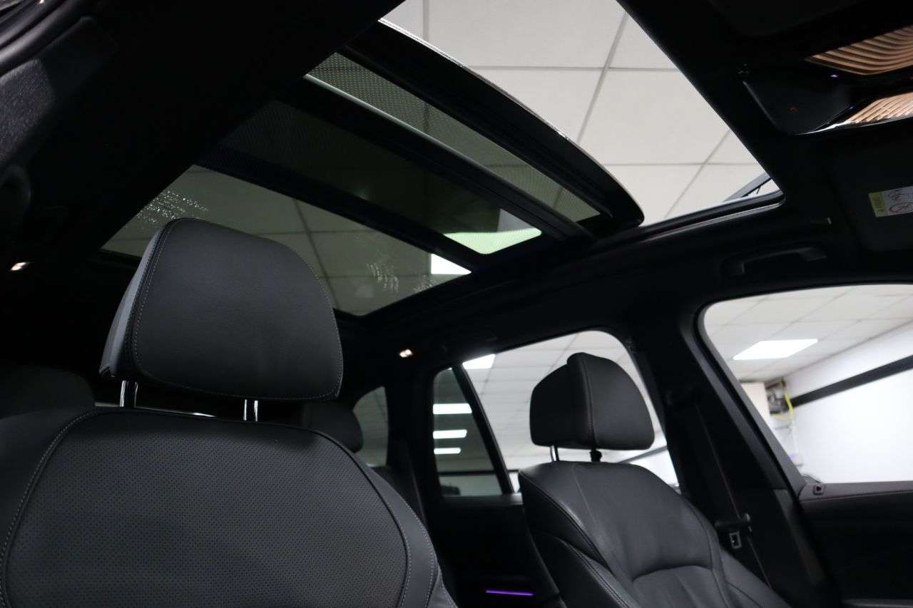 A 2021 BMW X5 3.0 45e 24kWh M Sport SUV 5dr Petrol Plug-in Hybrid Auto xDrive Euro 6 (s/s A 2021 BMW X5 3.0 45e 24kWh M Sport SUV 5dr Petrol Plug-in Hybrid Auto xDrive Euro 6 (s/s