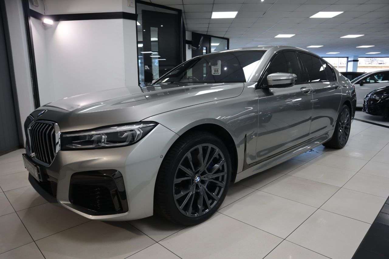 A 2020 BMW 7 SERIES 3.0 730d M Sport Saloon 4dr Diesel Auto xDrive Euro 6 (s/s) (265 ps) LCI UP A 2020 BMW 7 SERIES 3.0 730d M Sport Saloon 4dr Diesel Auto xDrive Euro 6 (s/s) (265 ps) LCI UP