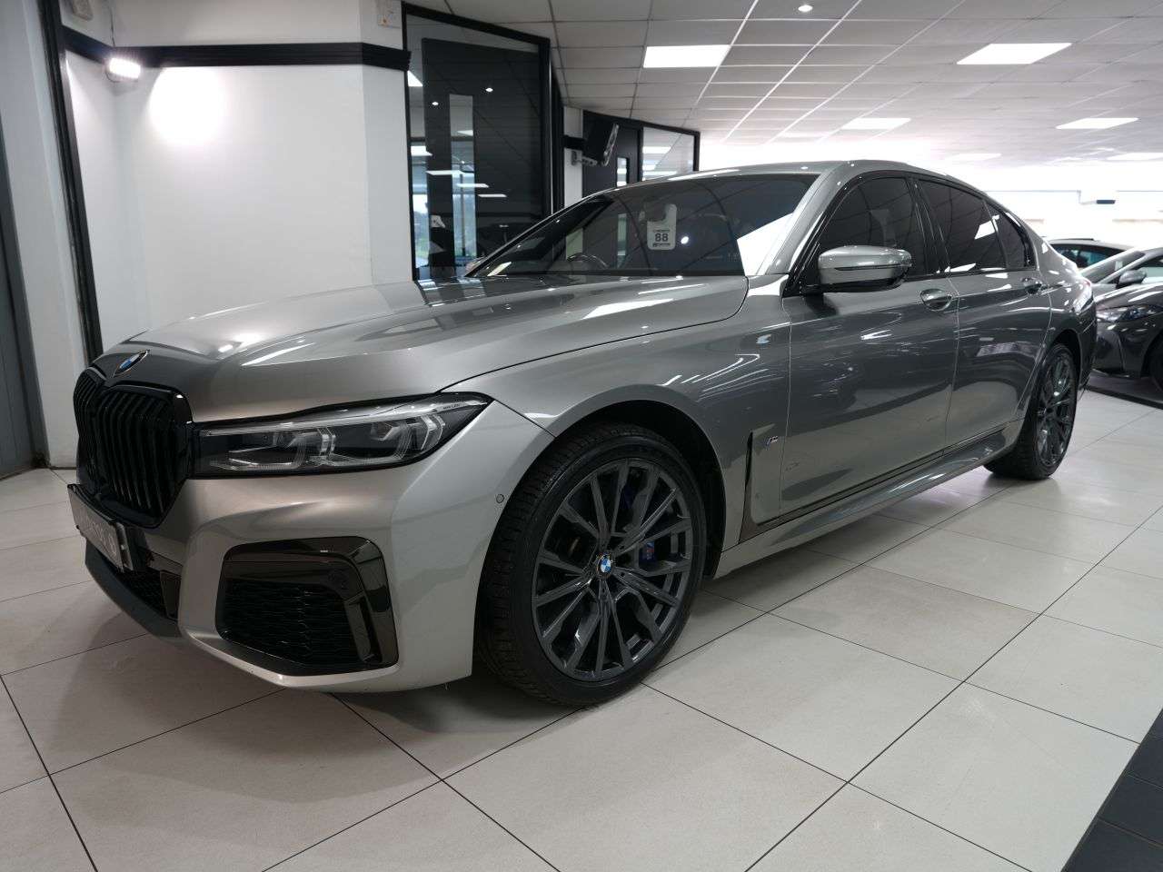 A 2020 BMW 7 SERIES 3.0 730d M Sport Saloon 4dr Diesel Auto xDrive Euro 6 (s/s) (265 ps) LCI UP A 2020 BMW 7 SERIES 3.0 730d M Sport Saloon 4dr Diesel Auto xDrive Euro 6 (s/s) (265 ps) LCI UP