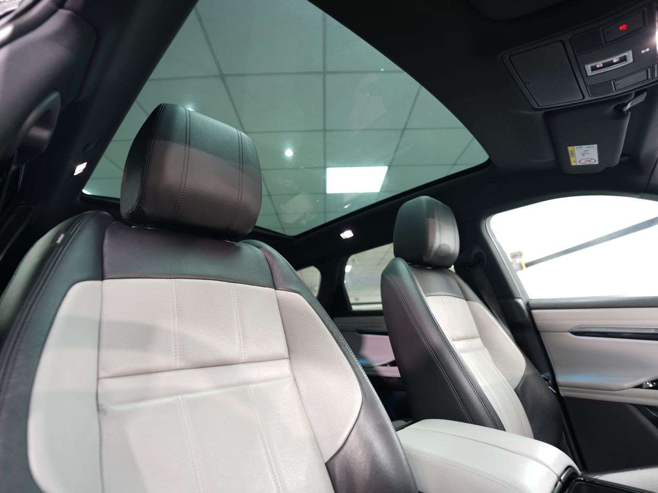 2019 LAND ROVER RANGE ROVER EVOQUE 2019 LAND ROVER RANGE ROVER EVOQUE
