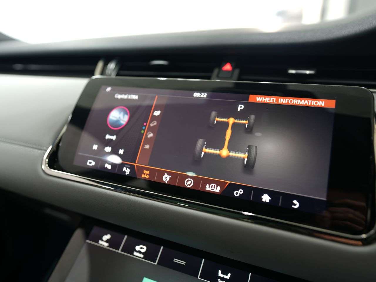 2019 LAND ROVER RANGE ROVER EVOQUE 2019 LAND ROVER RANGE ROVER EVOQUE