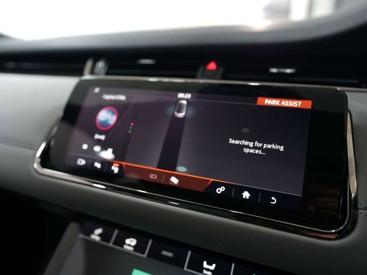 2019 LAND ROVER RANGE ROVER EVOQUE 2019 LAND ROVER RANGE ROVER EVOQUE