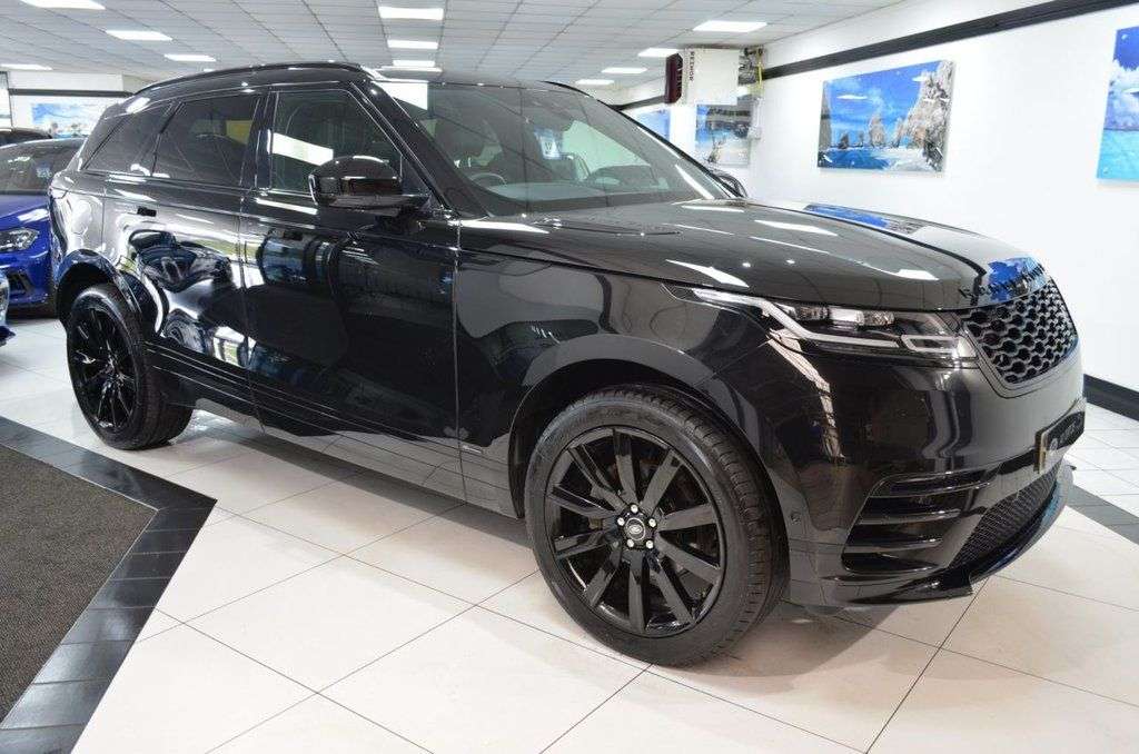 A 2019 LAND ROVER RANGE ROVER VELAR 3.0 D300 R-Dynamic HSE SUV 5dr Diesel Auto 4WD Euro 6 (s/s) (300 ps) FULL L A 2019 LAND ROVER RANGE ROVER VELAR 3.0 D300 R-Dynamic HSE SUV 5dr Diesel Auto 4WD Euro 6 (s/s) (300 ps) FULL L