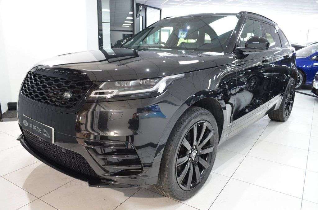 A 2019 LAND ROVER RANGE ROVER VELAR 3.0 D300 R-Dynamic HSE SUV 5dr Diesel Auto 4WD Euro 6 (s/s) (300 ps) FULL L A 2019 LAND ROVER RANGE ROVER VELAR 3.0 D300 R-Dynamic HSE SUV 5dr Diesel Auto 4WD Euro 6 (s/s) (300 ps) FULL L