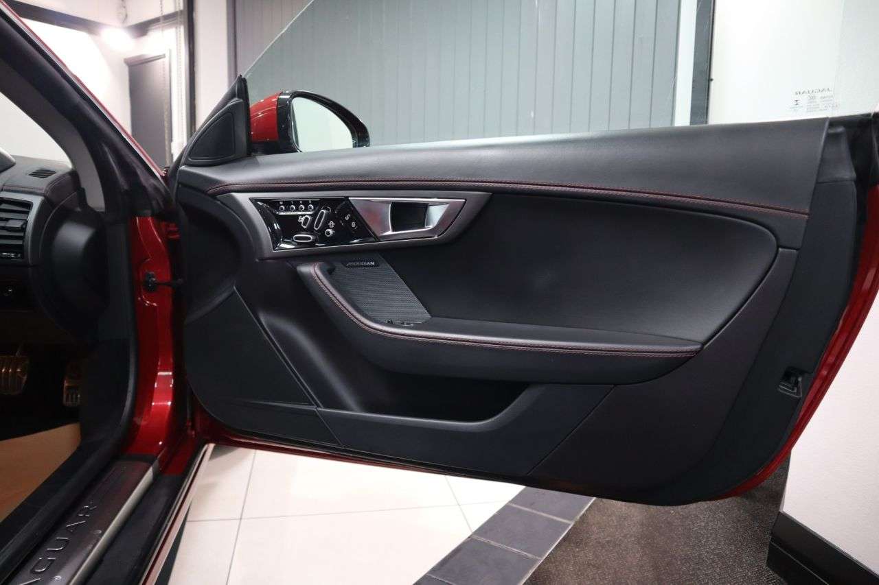 2013 JAGUAR F-TYPE 2013 JAGUAR F-TYPE