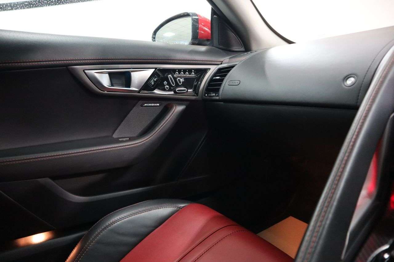 2013 JAGUAR F-TYPE 2013 JAGUAR F-TYPE