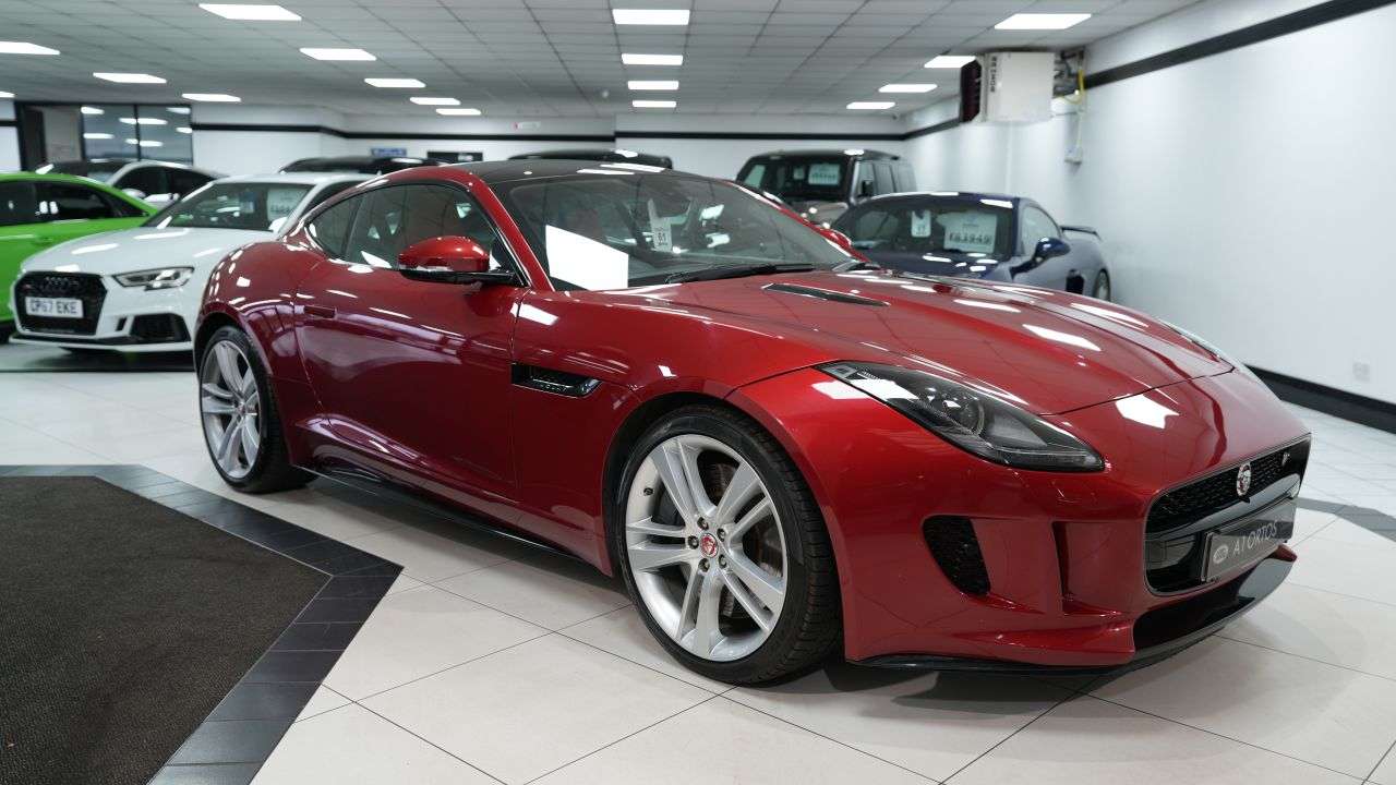 A 2013 JAGUAR F-TYPE 5.0 V8 R AUTO Euro 5 550 BHP HIGHLY DESIRABLE RARE EXAMPLE! A 2013 JAGUAR F-TYPE 5.0 V8 R AUTO Euro 5 550 BHP HIGHLY DESIRABLE RARE EXAMPLE!