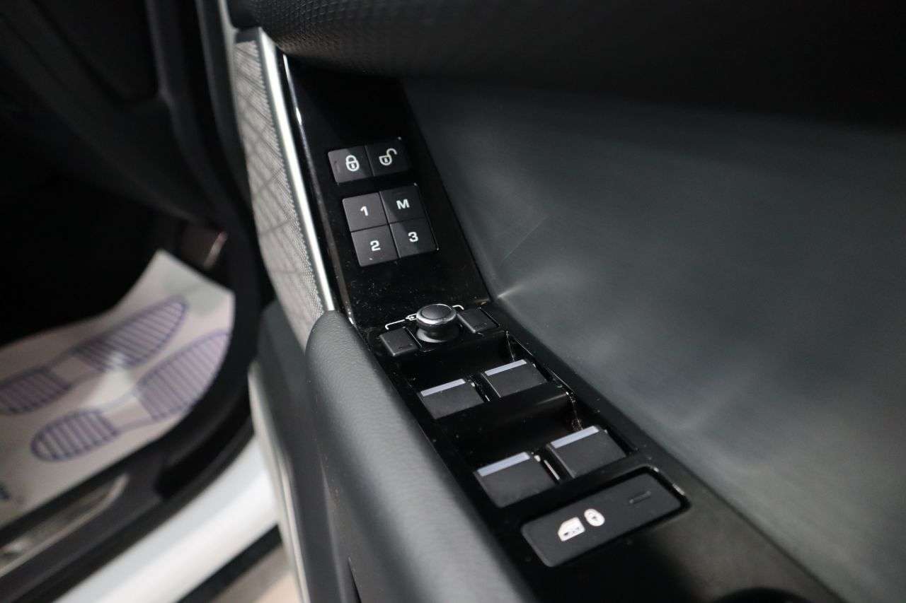 2019 LAND ROVER RANGE ROVER VELAR 2019 LAND ROVER RANGE ROVER VELAR