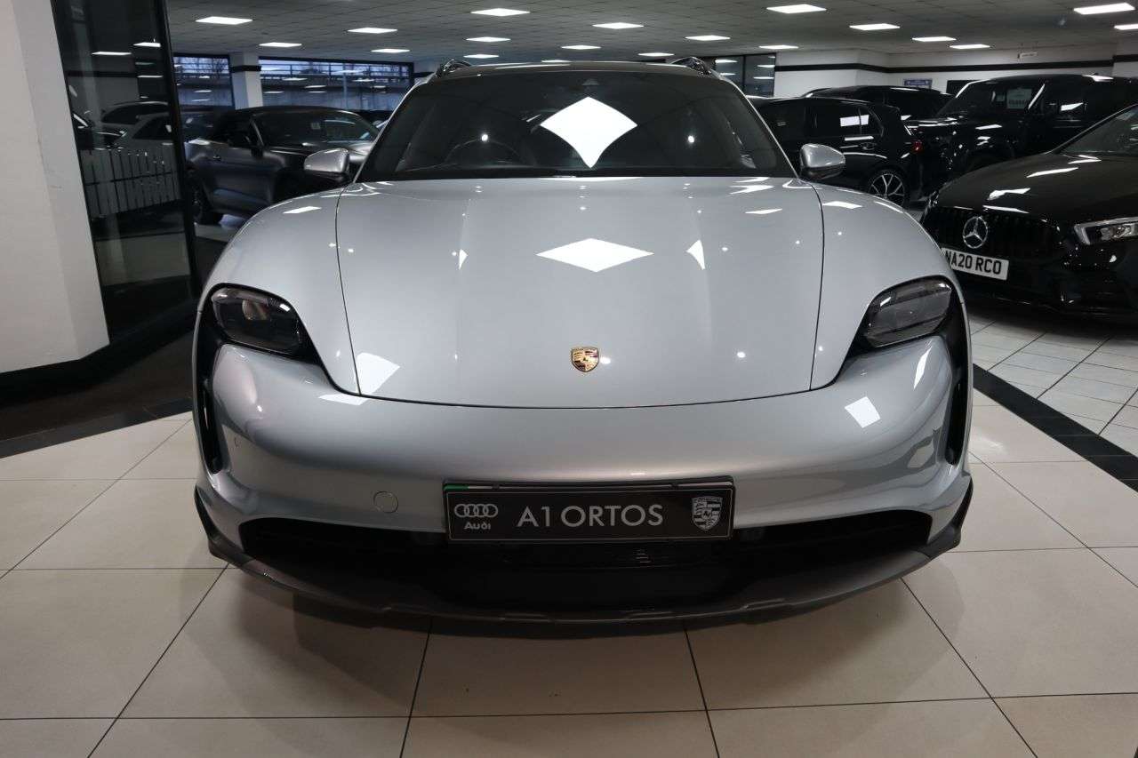 A 2022 PORSCHE TAYCAN Performance Plus 93.4kWh 4 Cross Turismo 5dr Electric Auto 4WD (22kW Charge A 2022 PORSCHE TAYCAN Performance Plus 93.4kWh 4 Cross Turismo 5dr Electric Auto 4WD (22kW Charge