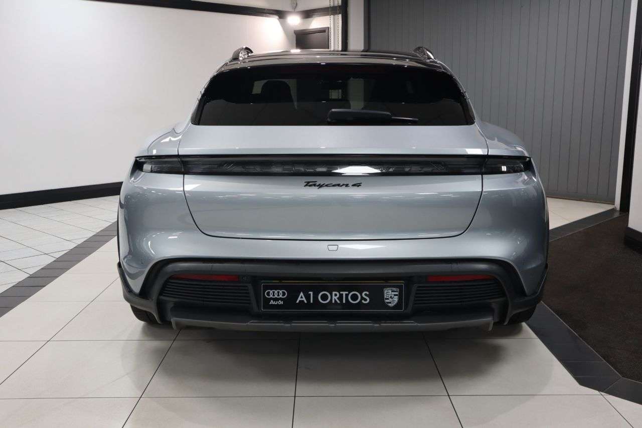 2022 PORSCHE TAYCAN 2022 PORSCHE TAYCAN