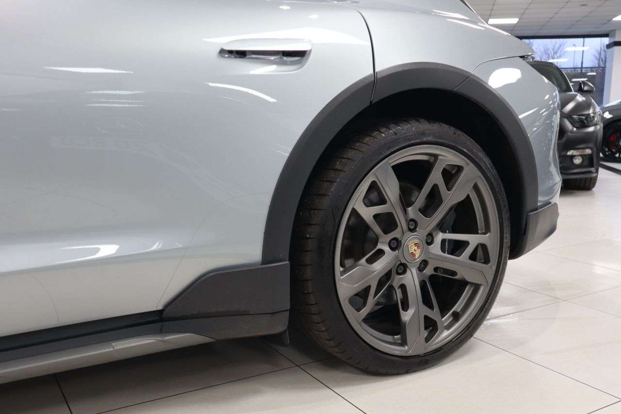 2022 PORSCHE TAYCAN 2022 PORSCHE TAYCAN