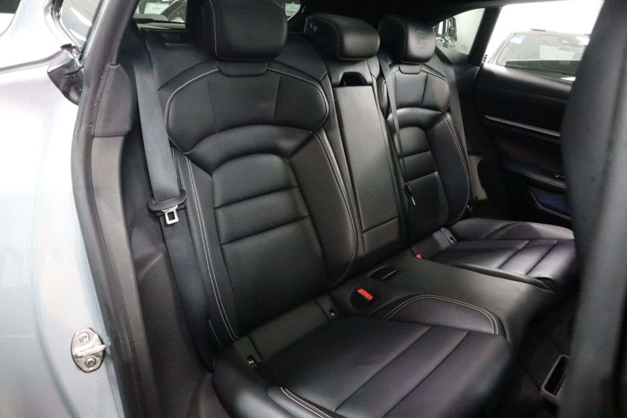 2022 PORSCHE TAYCAN 2022 PORSCHE TAYCAN