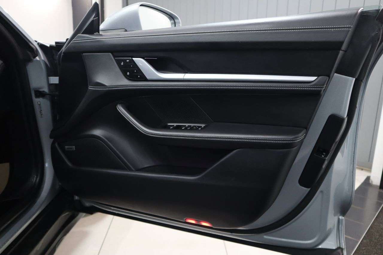 2022 PORSCHE TAYCAN 2022 PORSCHE TAYCAN