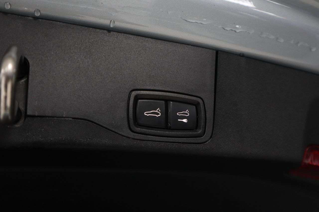 2022 PORSCHE TAYCAN 2022 PORSCHE TAYCAN