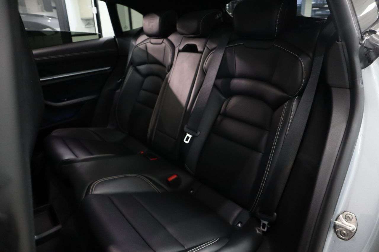 2022 PORSCHE TAYCAN 2022 PORSCHE TAYCAN