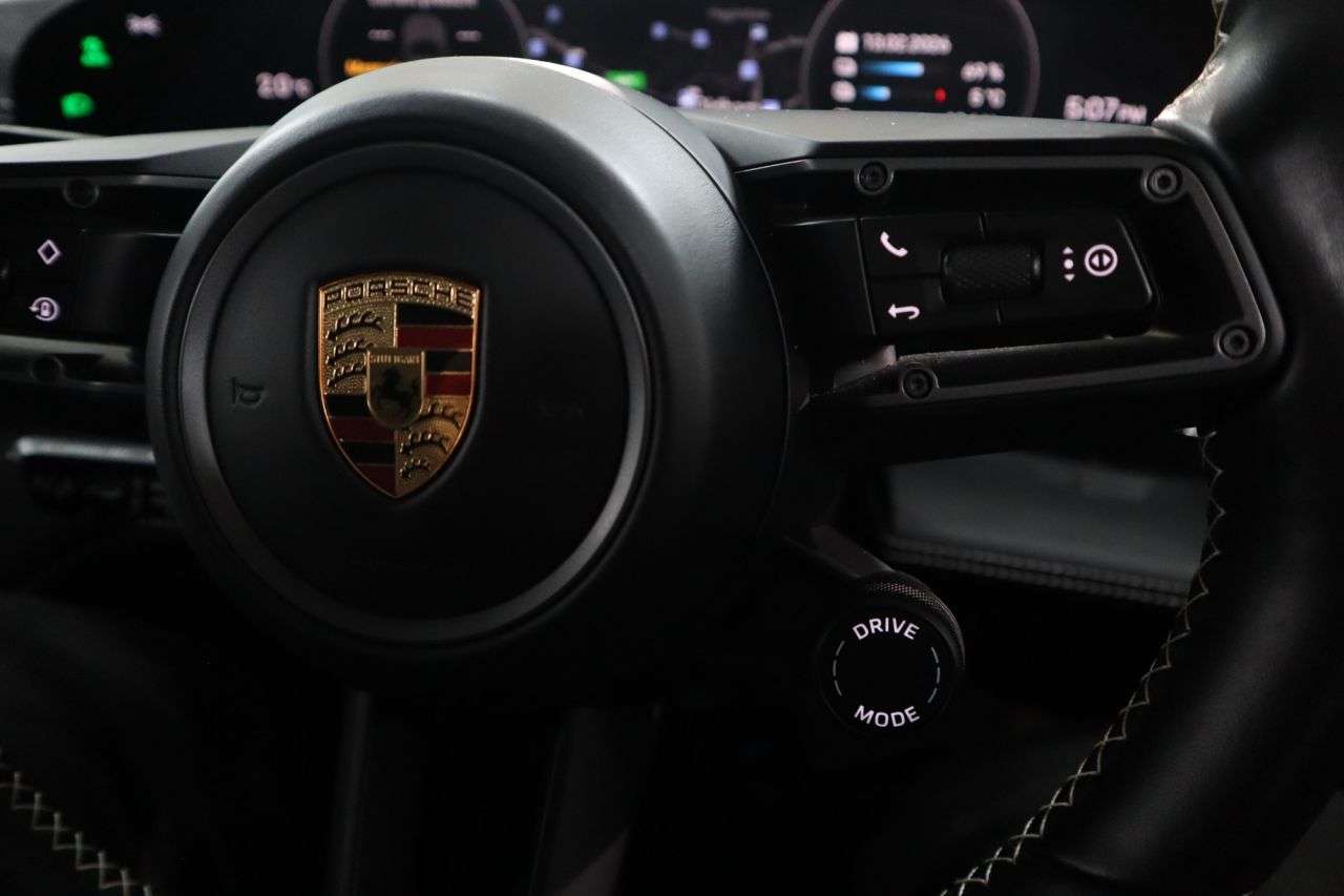 2022 PORSCHE TAYCAN 2022 PORSCHE TAYCAN