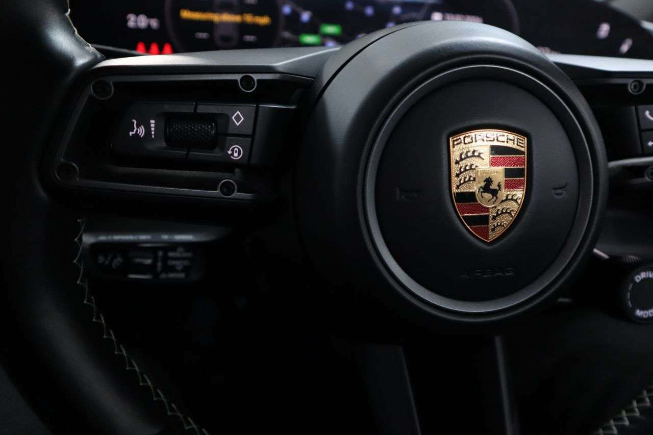 2022 PORSCHE TAYCAN 2022 PORSCHE TAYCAN