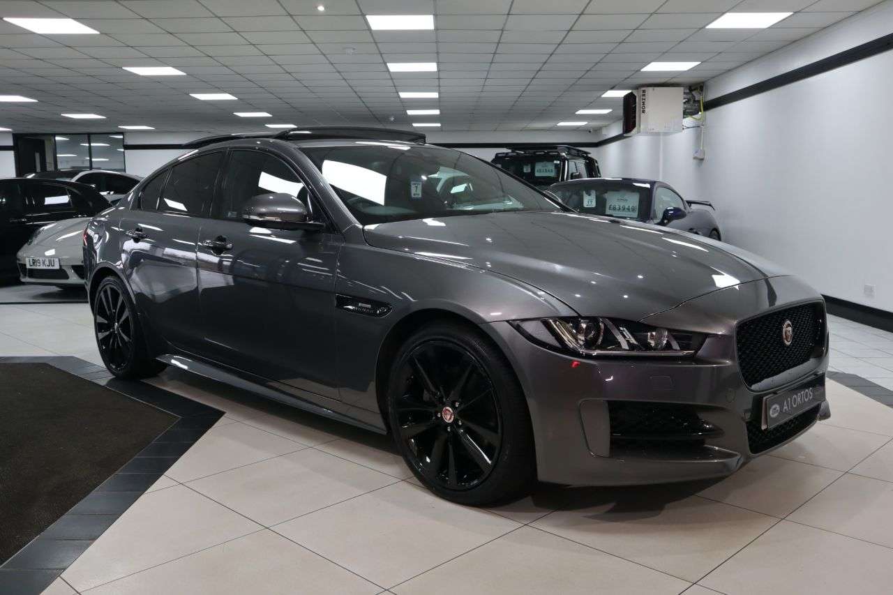 A 2016 JAGUAR XE 2.0d R-Sport Saloon 4dr Diesel Auto Euro 6 (s/s) (180 ps) AMAZING SPEC EXAM A 2016 JAGUAR XE 2.0d R-Sport Saloon 4dr Diesel Auto Euro 6 (s/s) (180 ps) AMAZING SPEC EXAM