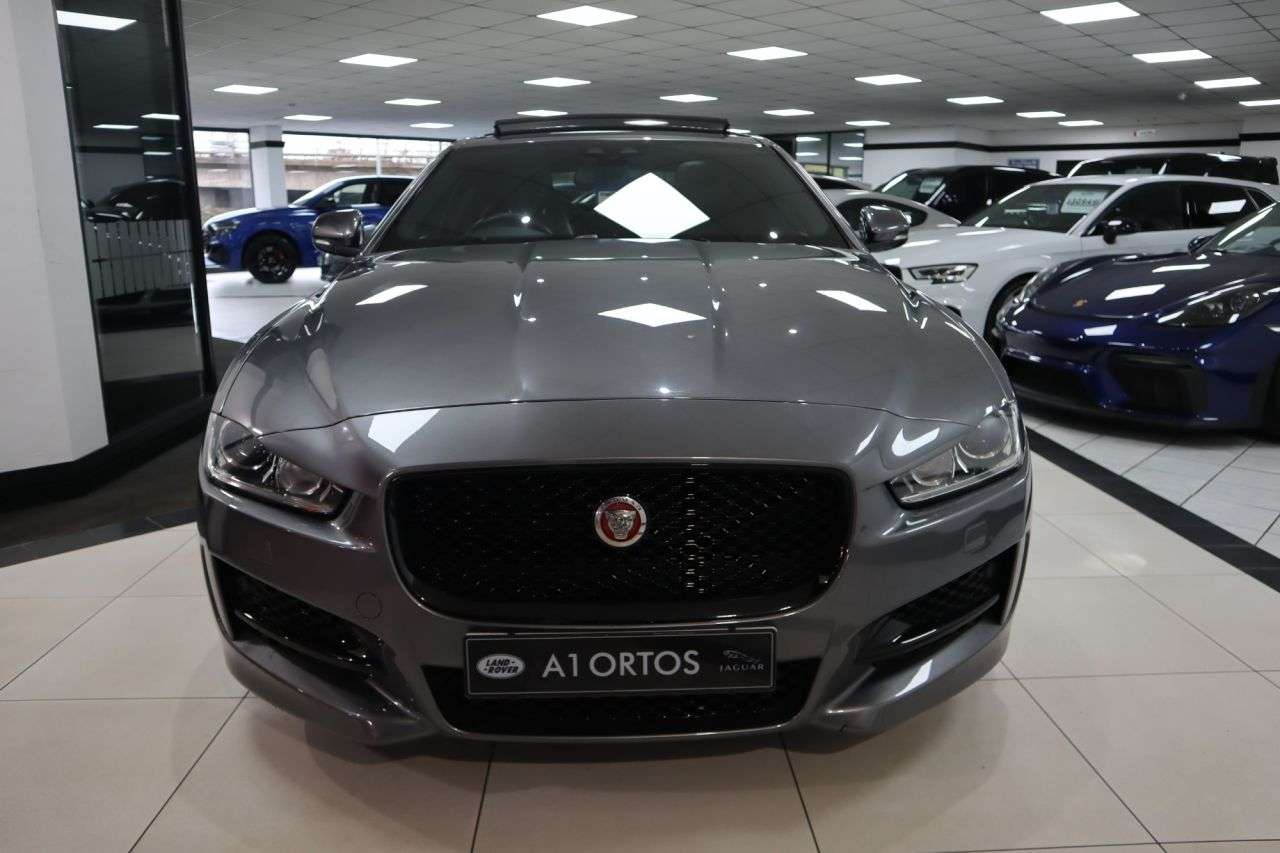 A 2016 JAGUAR XE 2.0d R-Sport Saloon 4dr Diesel Auto Euro 6 (s/s) (180 ps) AMAZING SPEC EXAM A 2016 JAGUAR XE 2.0d R-Sport Saloon 4dr Diesel Auto Euro 6 (s/s) (180 ps) AMAZING SPEC EXAM