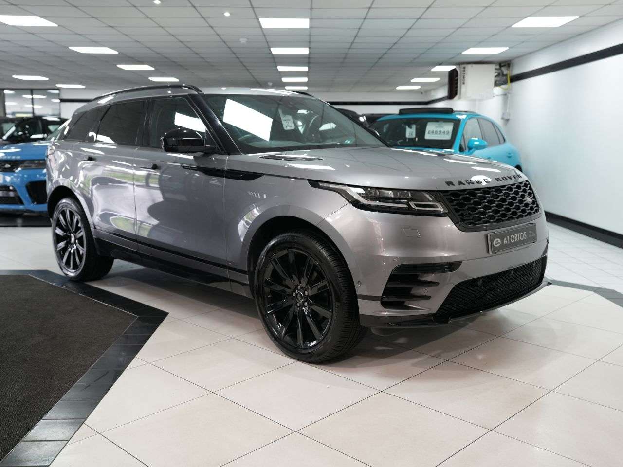 A 2020 LAND ROVER RANGE ROVER VELAR 2.0 D180 R-Dynamic SE SUV 5dr Diesel Auto 4WD Euro 6 (s/s) (180 ps) 1 FORME A 2020 LAND ROVER RANGE ROVER VELAR 2.0 D180 R-Dynamic SE SUV 5dr Diesel Auto 4WD Euro 6 (s/s) (180 ps) 1 FORME