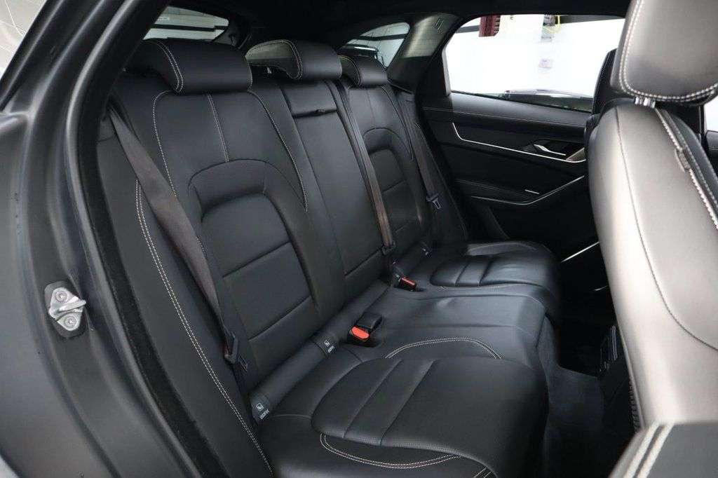 2021 JAGUAR F-PACE 2021 JAGUAR F-PACE