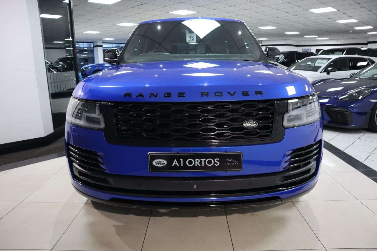 A 2019 LAND ROVER RANGE ROVER 3.0 SD V6 Autobiography SUV 5dr Diesel Auto 4WD Euro 6 (s/s) 1 OWNER SVO PA A 2019 LAND ROVER RANGE ROVER 3.0 SD V6 Autobiography SUV 5dr Diesel Auto 4WD Euro 6 (s/s) 1 OWNER SVO PA