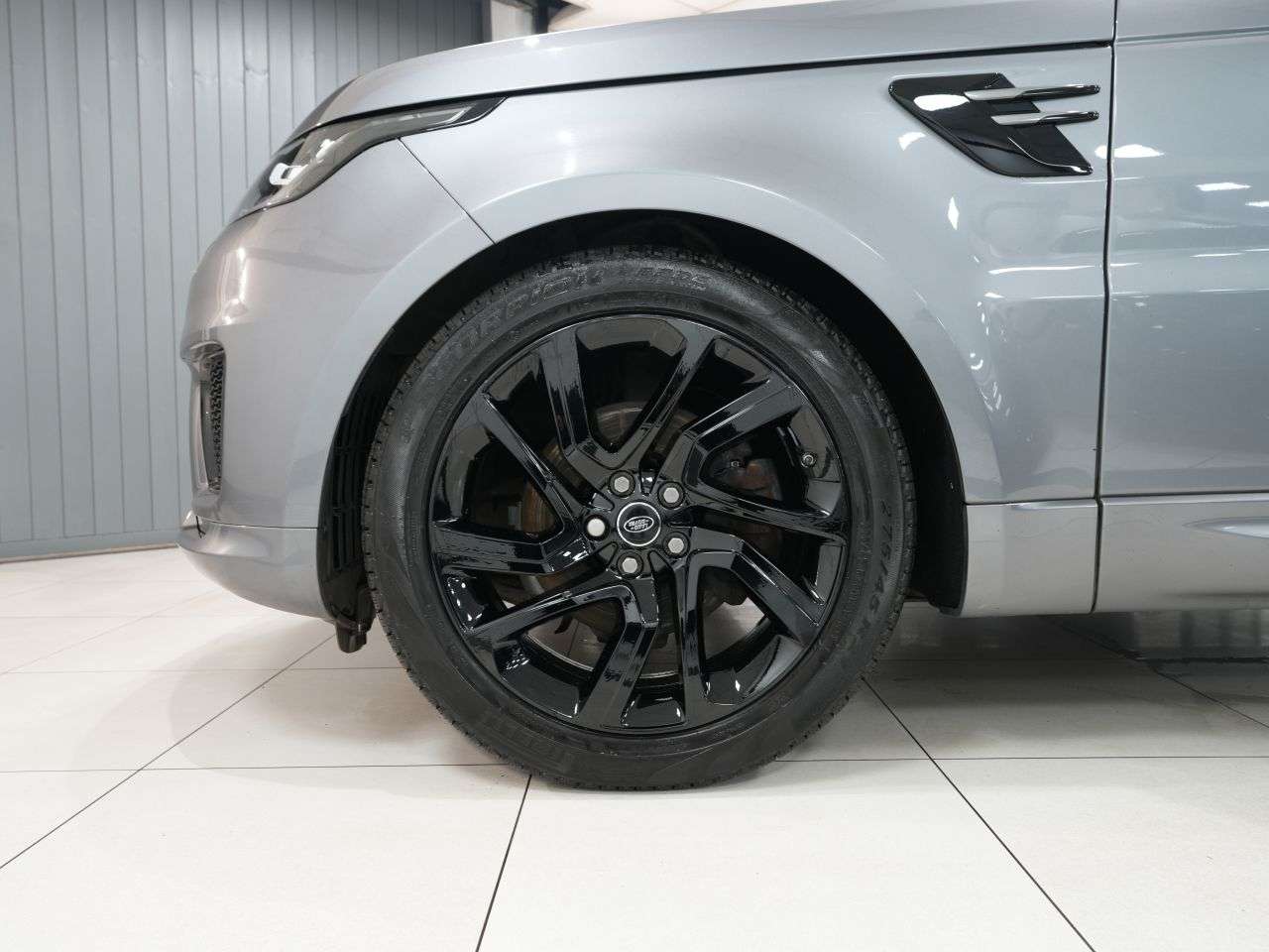 A 2019 LAND ROVER RANGE ROVER SPORT 3.0 SD V6 HSE Dynamic SUV 5dr Diesel Auto 4WD Euro 6 (s/s) (306 ps) 1 FORME A 2019 LAND ROVER RANGE ROVER SPORT 3.0 SD V6 HSE Dynamic SUV 5dr Diesel Auto 4WD Euro 6 (s/s) (306 ps) 1 FORME