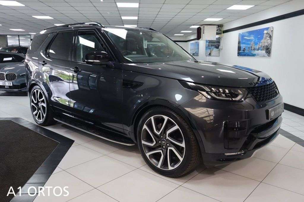 A 2020 LAND ROVER DISCOVERY 2.0 SD4 HSE Luxury SUV 5dr Diesel Auto 4WD Euro 6 (s/s) (240 ps) ONE FORMER A 2020 LAND ROVER DISCOVERY 2.0 SD4 HSE Luxury SUV 5dr Diesel Auto 4WD Euro 6 (s/s) (240 ps) ONE FORMER