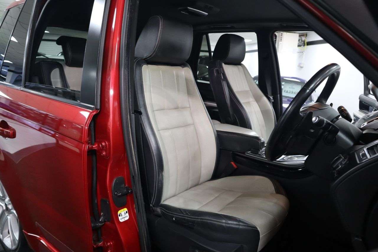 A 2013 LAND ROVER RANGE ROVER SPORT 3.0 SD V6 Autobiography Sport SUV 5dr Diesel Auto 4WD Euro 5 (255 bhp) TRAD A 2013 LAND ROVER RANGE ROVER SPORT 3.0 SD V6 Autobiography Sport SUV 5dr Diesel Auto 4WD Euro 5 (255 bhp) TRAD