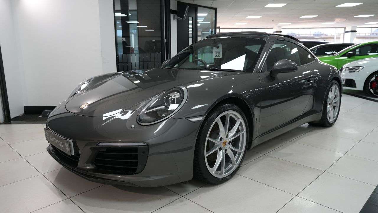 A 2017 PORSCHE 911 3.0T 991 Carrera Coupe 2dr Petrol PDK Euro 6 (s/s) (370 ps) GENUINE LOW MIL A 2017 PORSCHE 911 3.0T 991 Carrera Coupe 2dr Petrol PDK Euro 6 (s/s) (370 ps) GENUINE LOW MIL