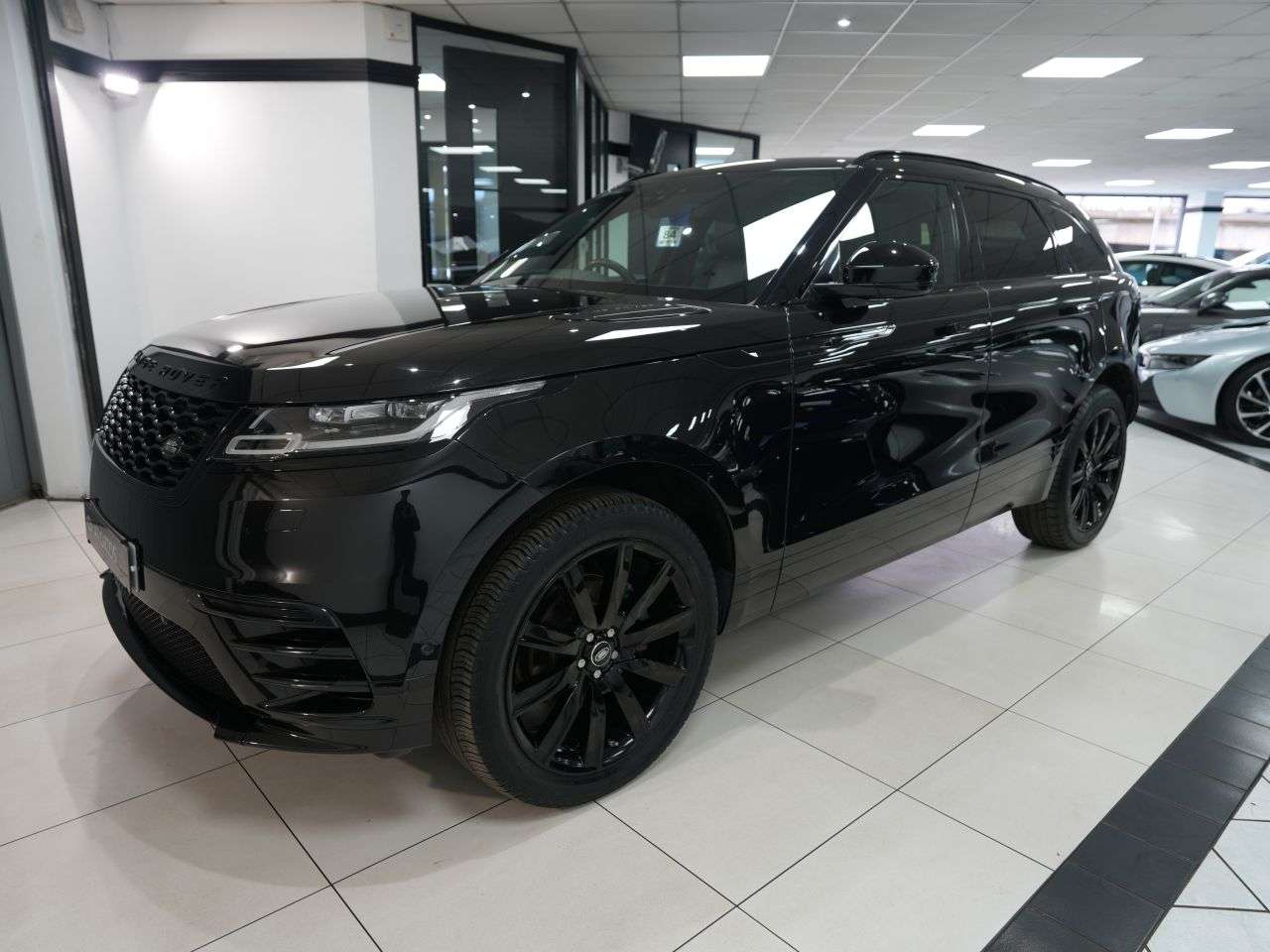 A 2020 LAND ROVER RANGE ROVER VELAR 2.0 D180 R-Dynamic SE SUV 5dr Diesel Auto 4WD Euro 6 (s/s) (180 ps) INCREDI A 2020 LAND ROVER RANGE ROVER VELAR 2.0 D180 R-Dynamic SE SUV 5dr Diesel Auto 4WD Euro 6 (s/s) (180 ps) INCREDI