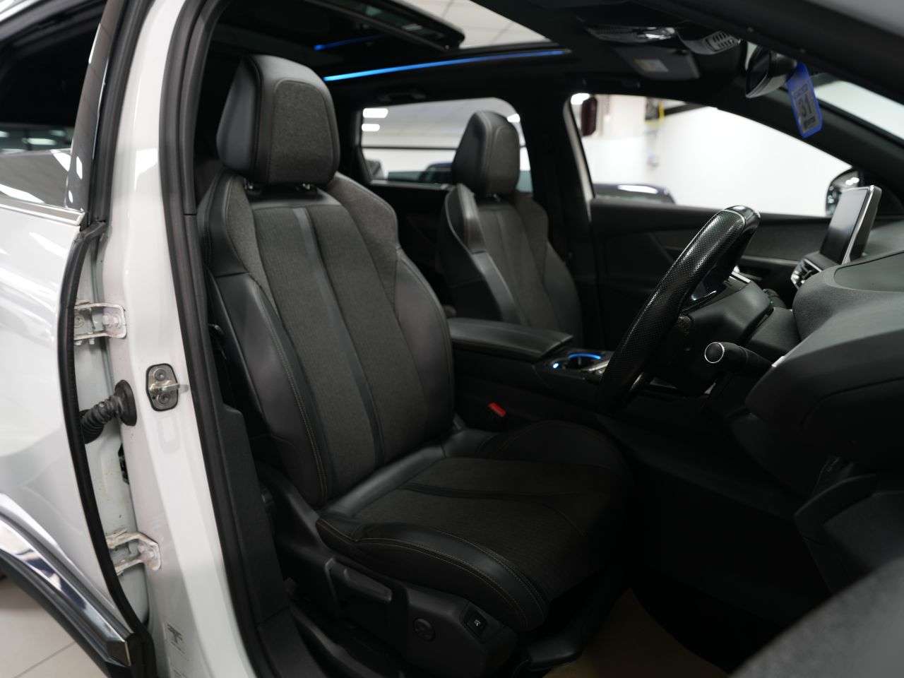 2019 PEUGEOT 5008 2019 PEUGEOT 5008