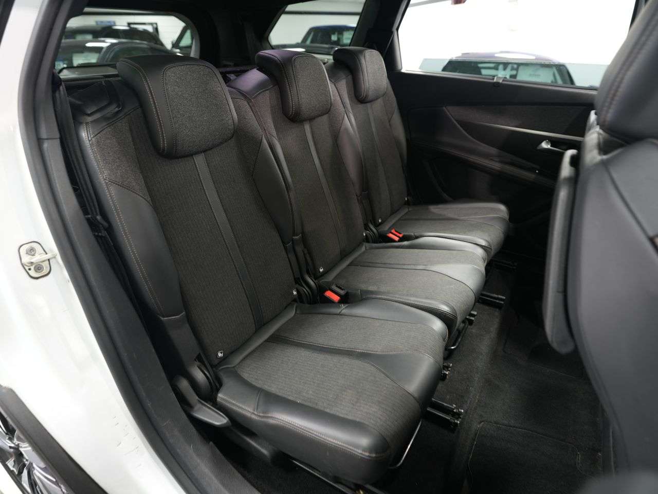 2019 PEUGEOT 5008 2019 PEUGEOT 5008