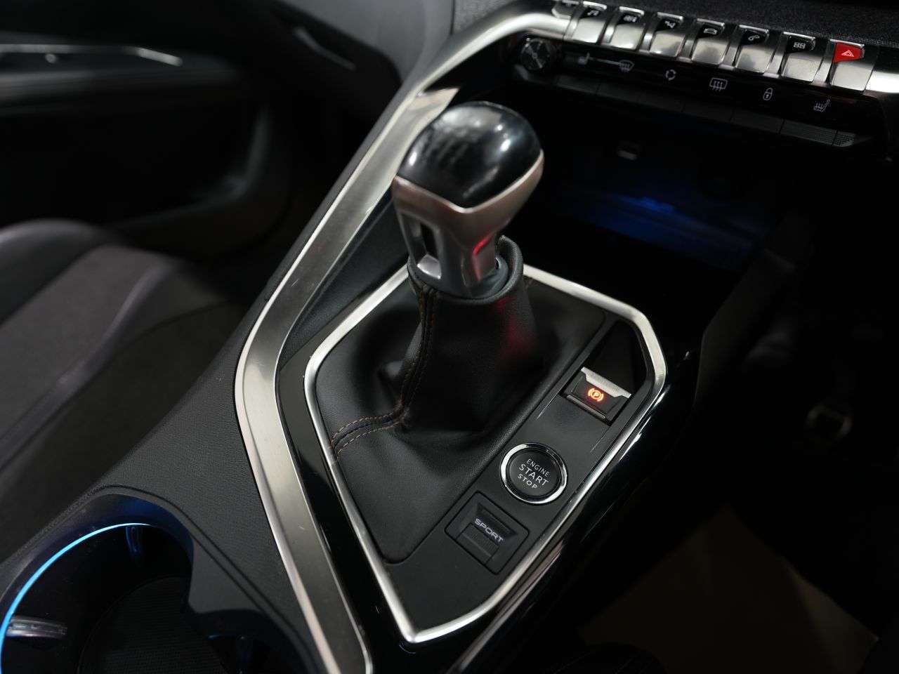 2019 PEUGEOT 5008 2019 PEUGEOT 5008