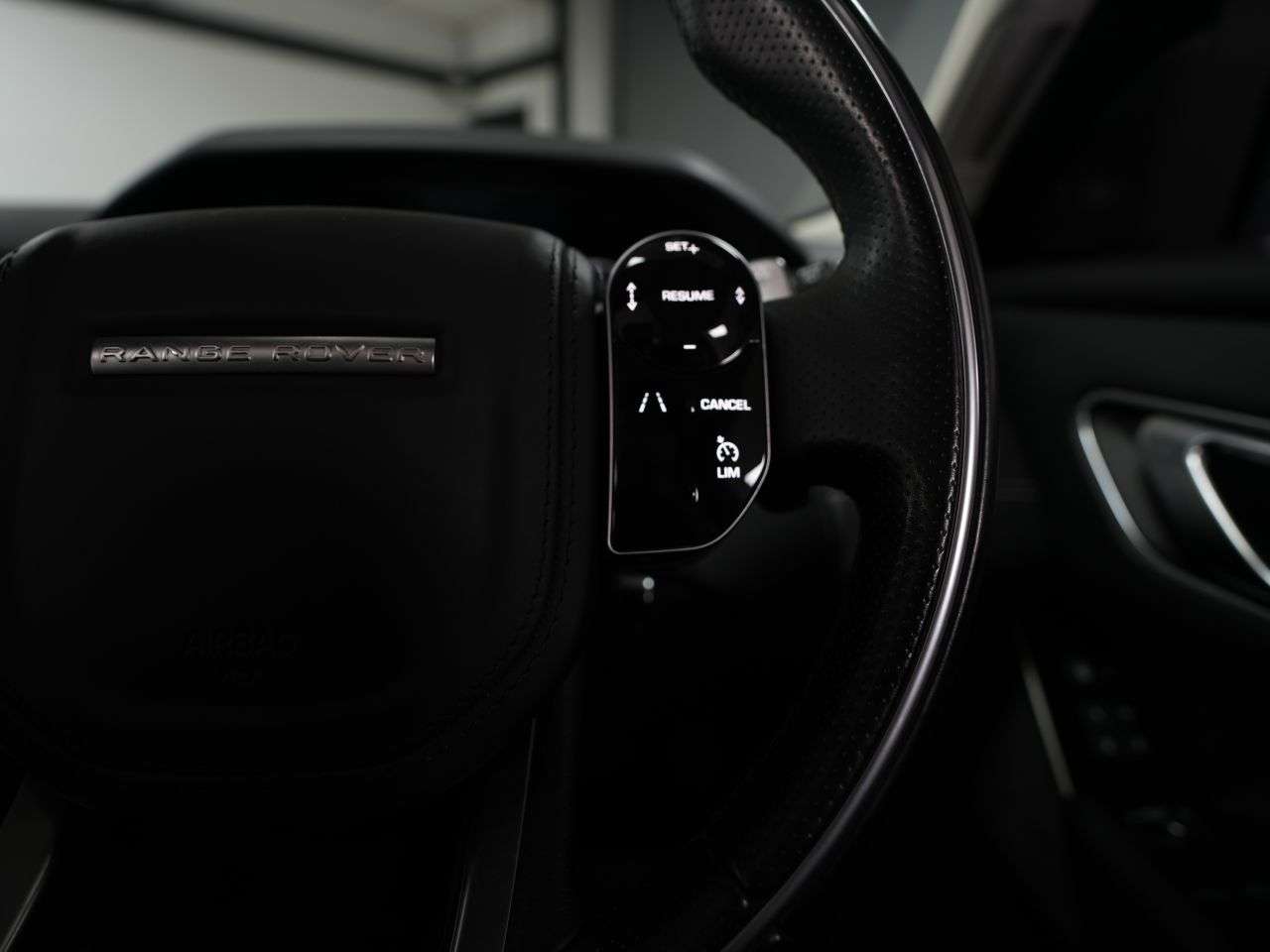 2018 LAND ROVER RANGE ROVER VELAR 2018 LAND ROVER RANGE ROVER VELAR