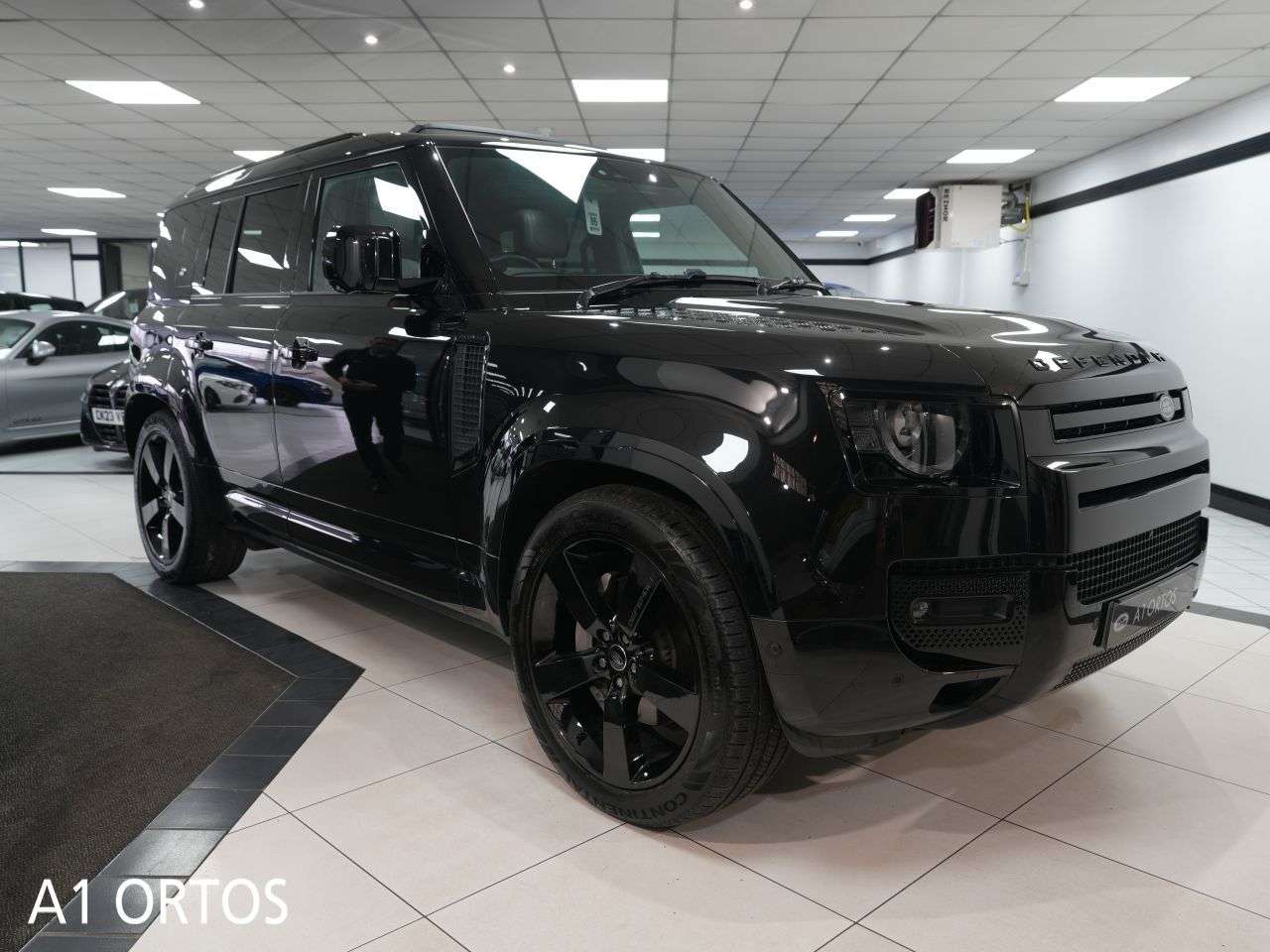 A 2024 LAND ROVER DEFENDER 3.0 D300 MHEV X-Dynamic HSE SUV 5dr Diesel Auto 4WD Euro 6 (s/s) (300 ps) 1 A 2024 LAND ROVER DEFENDER 3.0 D300 MHEV X-Dynamic HSE SUV 5dr Diesel Auto 4WD Euro 6 (s/s) (300 ps) 1