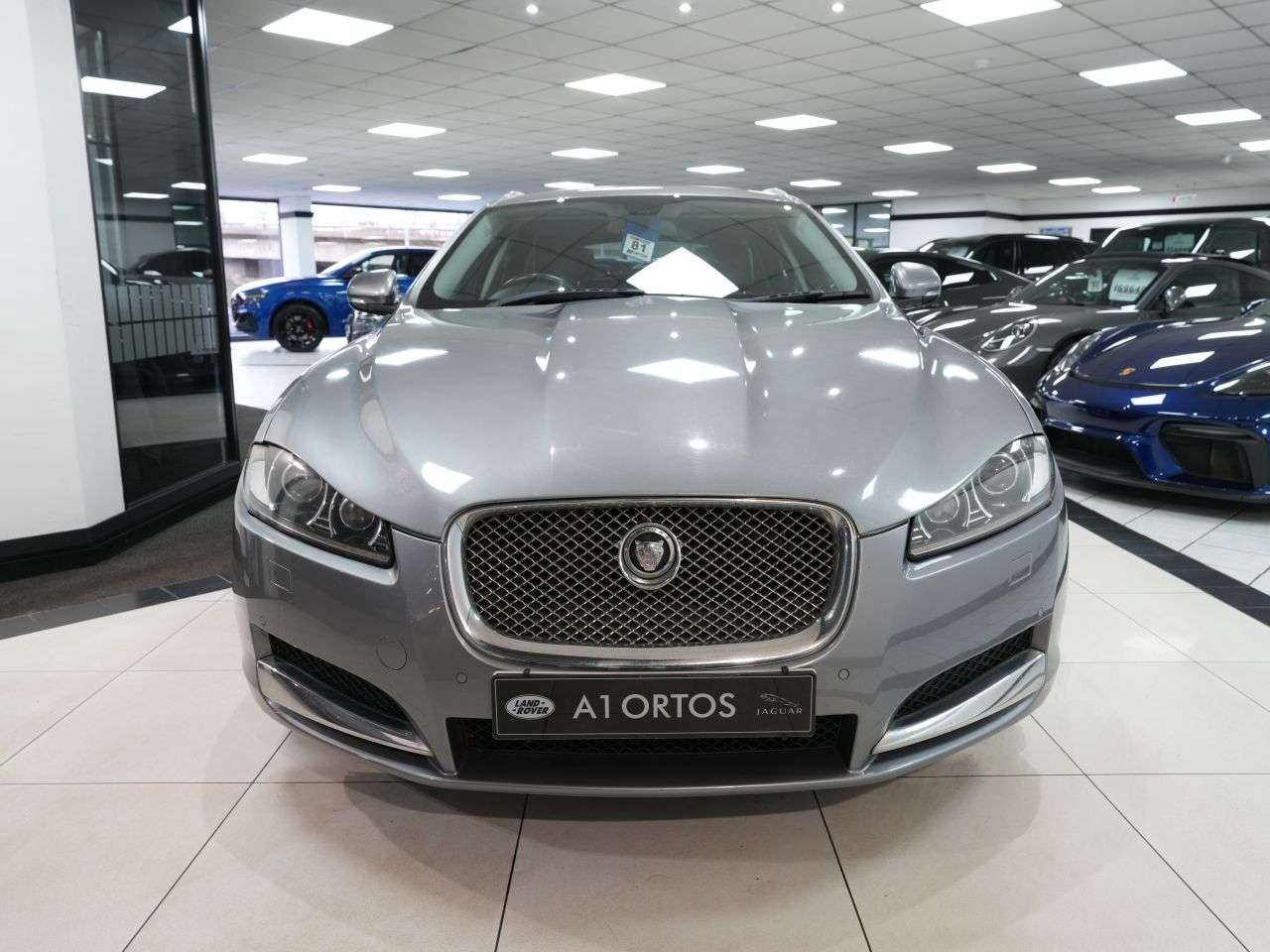 A 2013 JAGUAR XF 2.2d Luxury Sportbrake 5dr Diesel Auto Euro 5 (s/s) TRADE SALE ONLY PART EX A 2013 JAGUAR XF 2.2d Luxury Sportbrake 5dr Diesel Auto Euro 5 (s/s) TRADE SALE ONLY PART EX