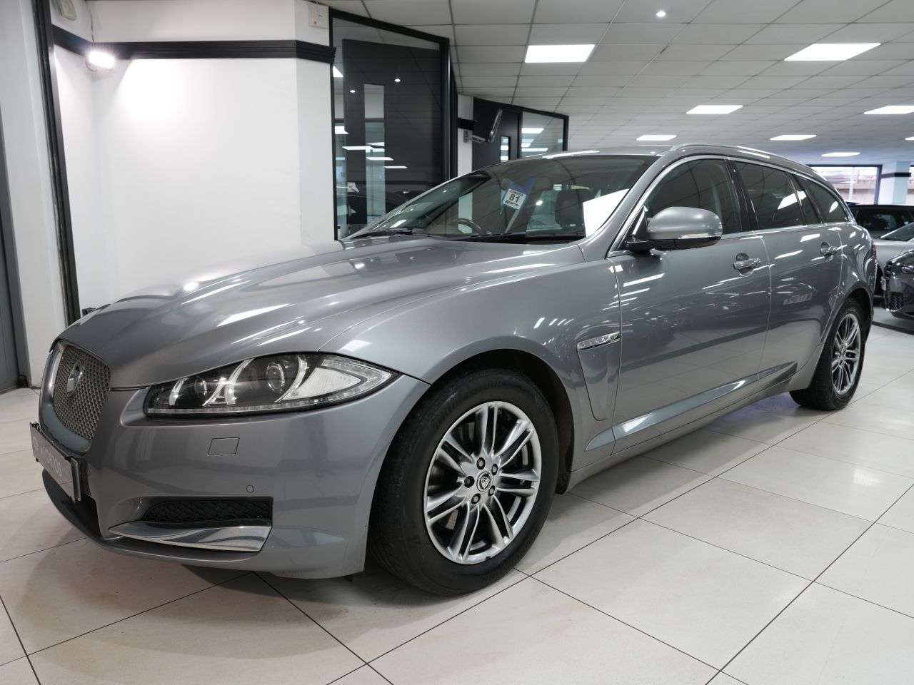 A 2013 JAGUAR XF 2.2d Luxury Sportbrake 5dr Diesel Auto Euro 5 (s/s) TRADE SALE ONLY PART EX A 2013 JAGUAR XF 2.2d Luxury Sportbrake 5dr Diesel Auto Euro 5 (s/s) TRADE SALE ONLY PART EX