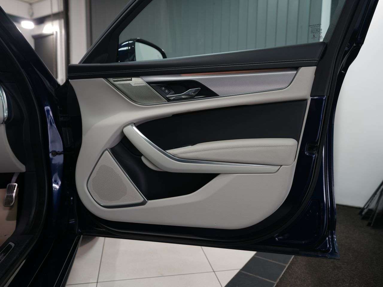 2023 JAGUAR XF 2023 JAGUAR XF