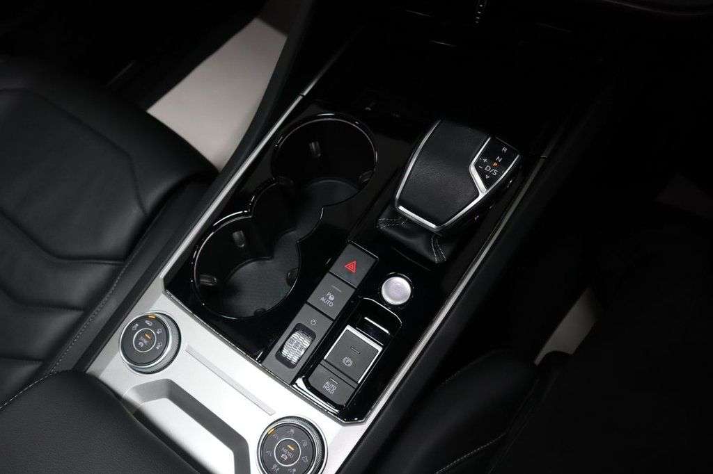 2022 VOLKSWAGEN TOUAREG 2022 VOLKSWAGEN TOUAREG