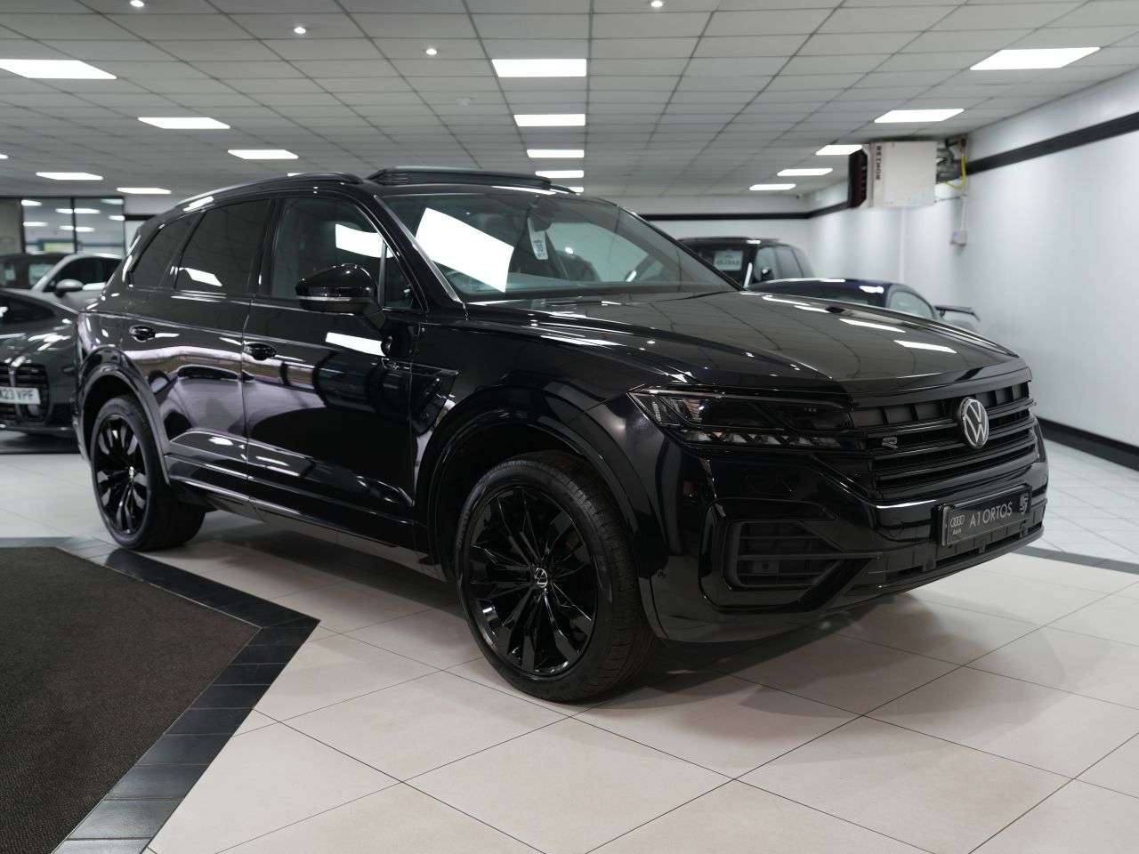 A 2022 VOLKSWAGEN TOUAREG 3.0 TDI V6 Black Edition SUV 5dr Diesel Tiptronic 4Motion Euro 6 (s/s) (286 A 2022 VOLKSWAGEN TOUAREG 3.0 TDI V6 Black Edition SUV 5dr Diesel Tiptronic 4Motion Euro 6 (s/s) (286