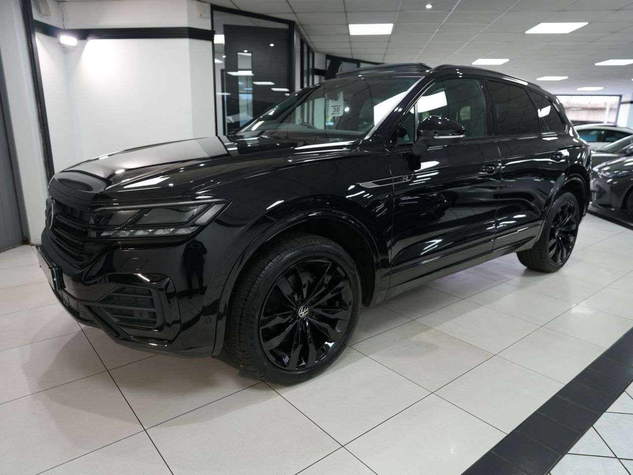 A 2022 VOLKSWAGEN TOUAREG 3.0 TDI V6 Black Edition SUV 5dr Diesel Tiptronic 4Motion Euro 6 (s/s) (286 A 2022 VOLKSWAGEN TOUAREG 3.0 TDI V6 Black Edition SUV 5dr Diesel Tiptronic 4Motion Euro 6 (s/s) (286