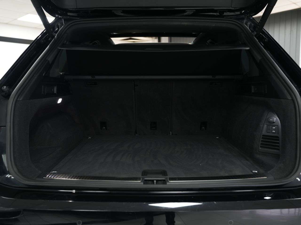 2022 VOLKSWAGEN TOUAREG 2022 VOLKSWAGEN TOUAREG