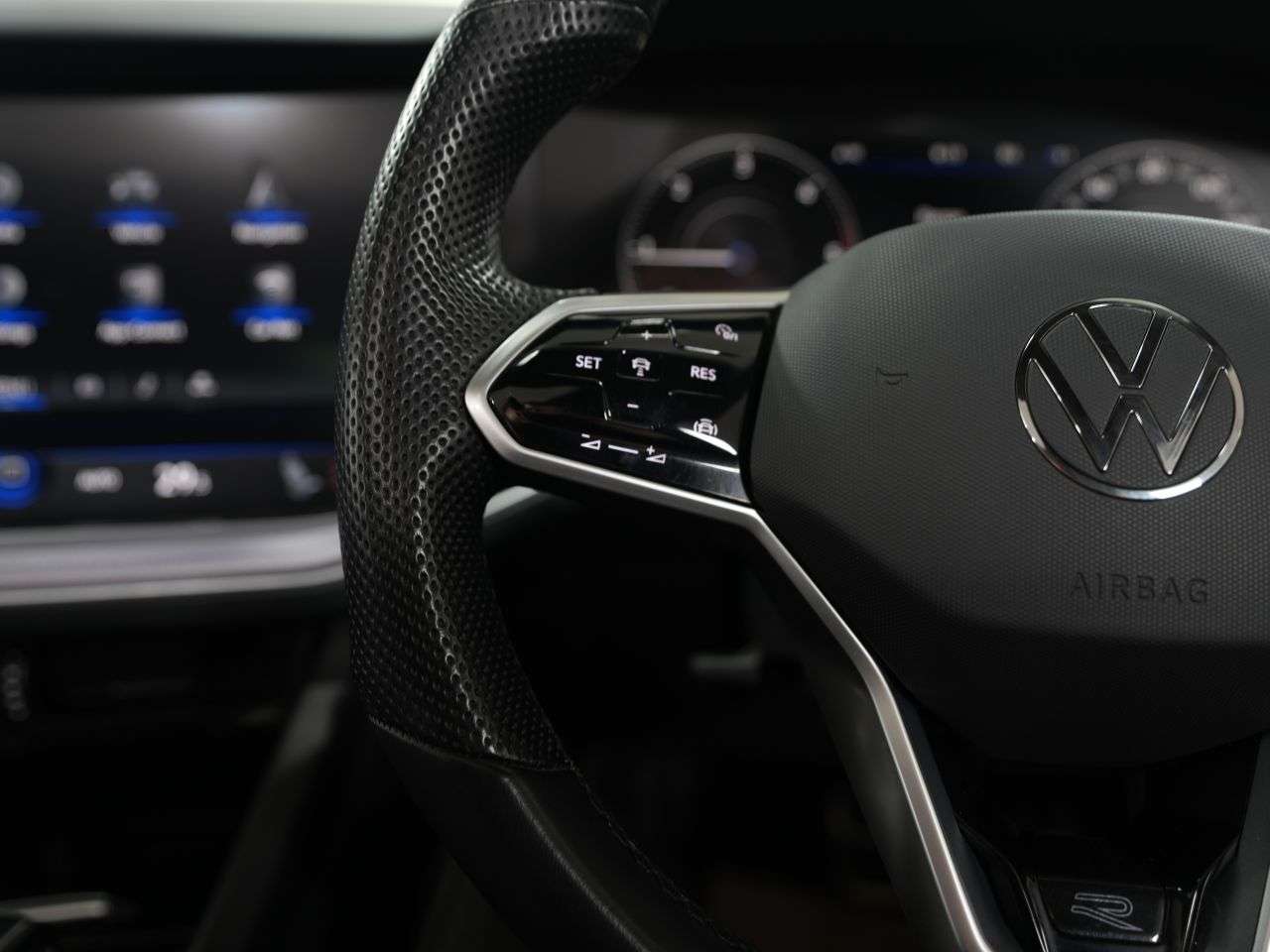 2022 VOLKSWAGEN TOUAREG 2022 VOLKSWAGEN TOUAREG