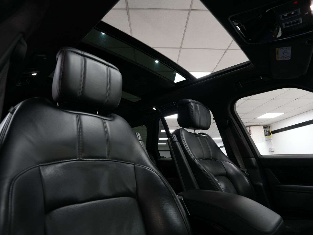 A 2019 LAND ROVER RANGE ROVER 4.4 SD V8 Autobiography SUV 5dr Diesel Auto 4WD Euro 6 (s/s) (339 ps) IMPEC A 2019 LAND ROVER RANGE ROVER 4.4 SD V8 Autobiography SUV 5dr Diesel Auto 4WD Euro 6 (s/s) (339 ps) IMPEC